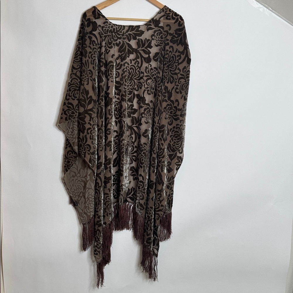 Chic Black and Brown Floral Kimono with Fringe - Picture 2 of 8